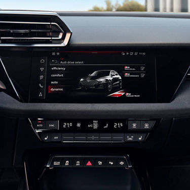RS 3 Sedan display