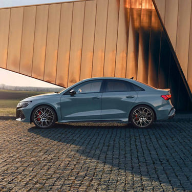 RS 3 Sedan side