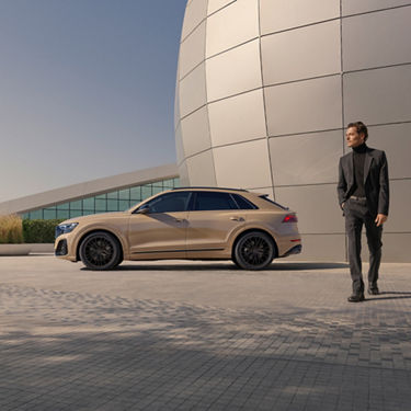 Side view Audi Q8 SUV