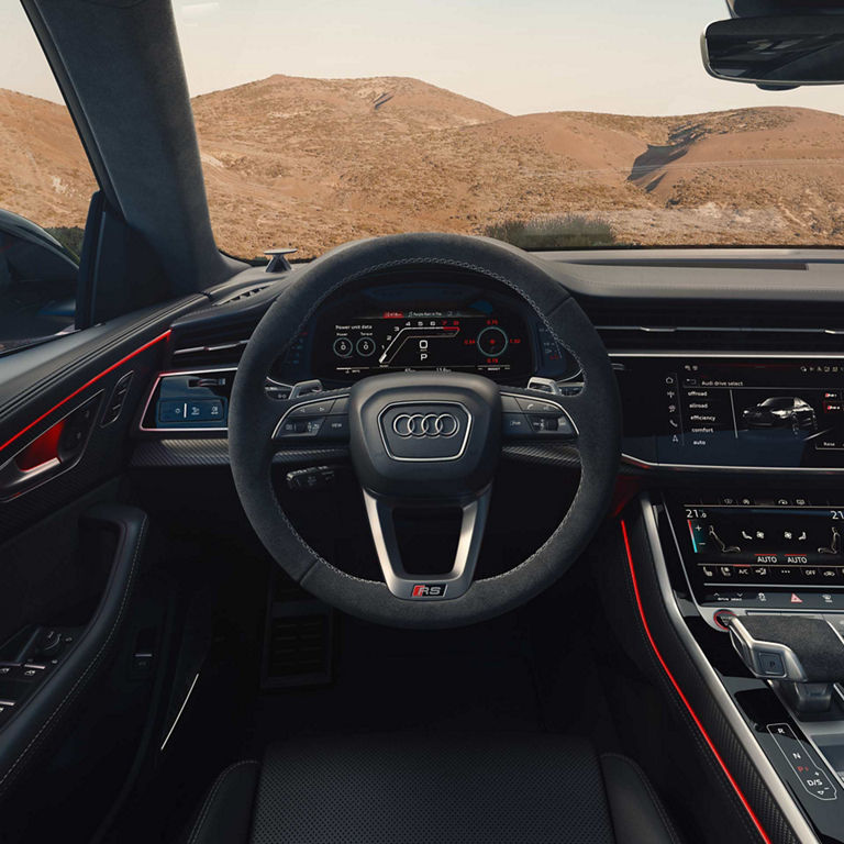 RS Q8 performance display