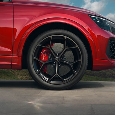 Audi RS Q8 performance wheel