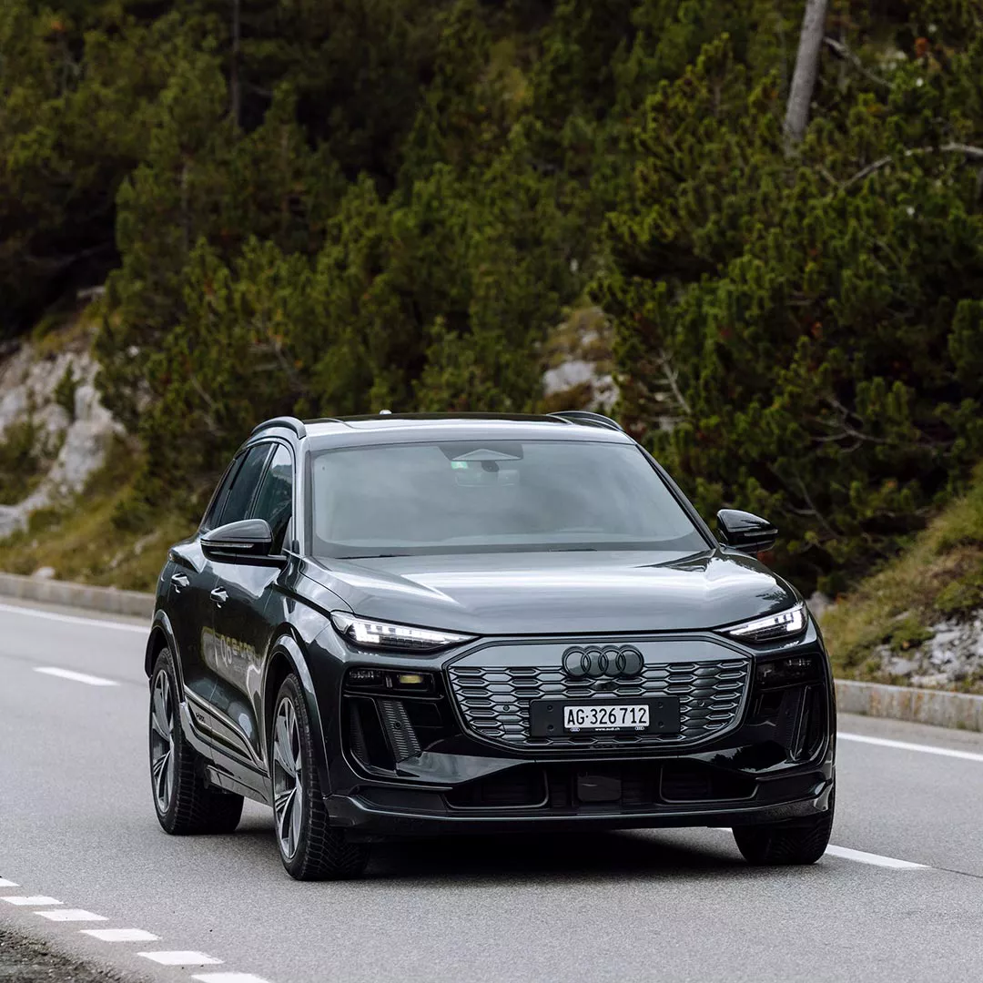 Audi Q6 SUV e-tron auf Davoser Strassen