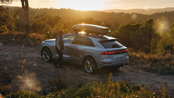 Audi Q8 SUV mit Dachbox
