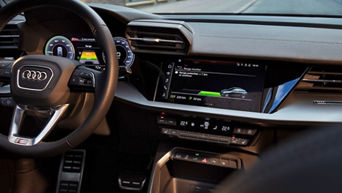 Cockpit eines Plug-In-Hybrids