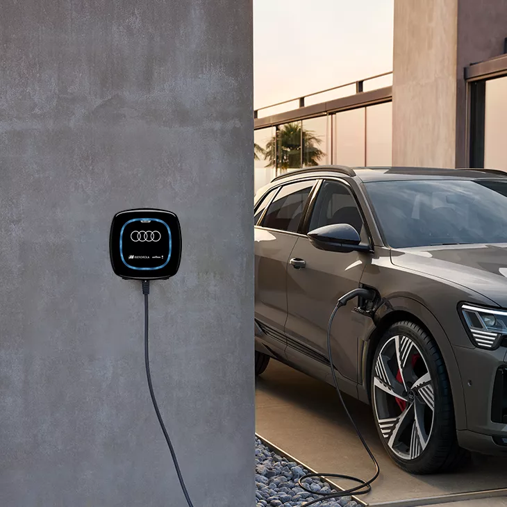 Foto de la carga eléctrica en casa y las ventajas de Audi Home Charging. 
