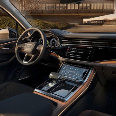 Foto de la oferta de un Audi Q7 SUV TFSIe, el SUV híbrido enchufable de siete plazas de la gama Superpremium de Audi. 