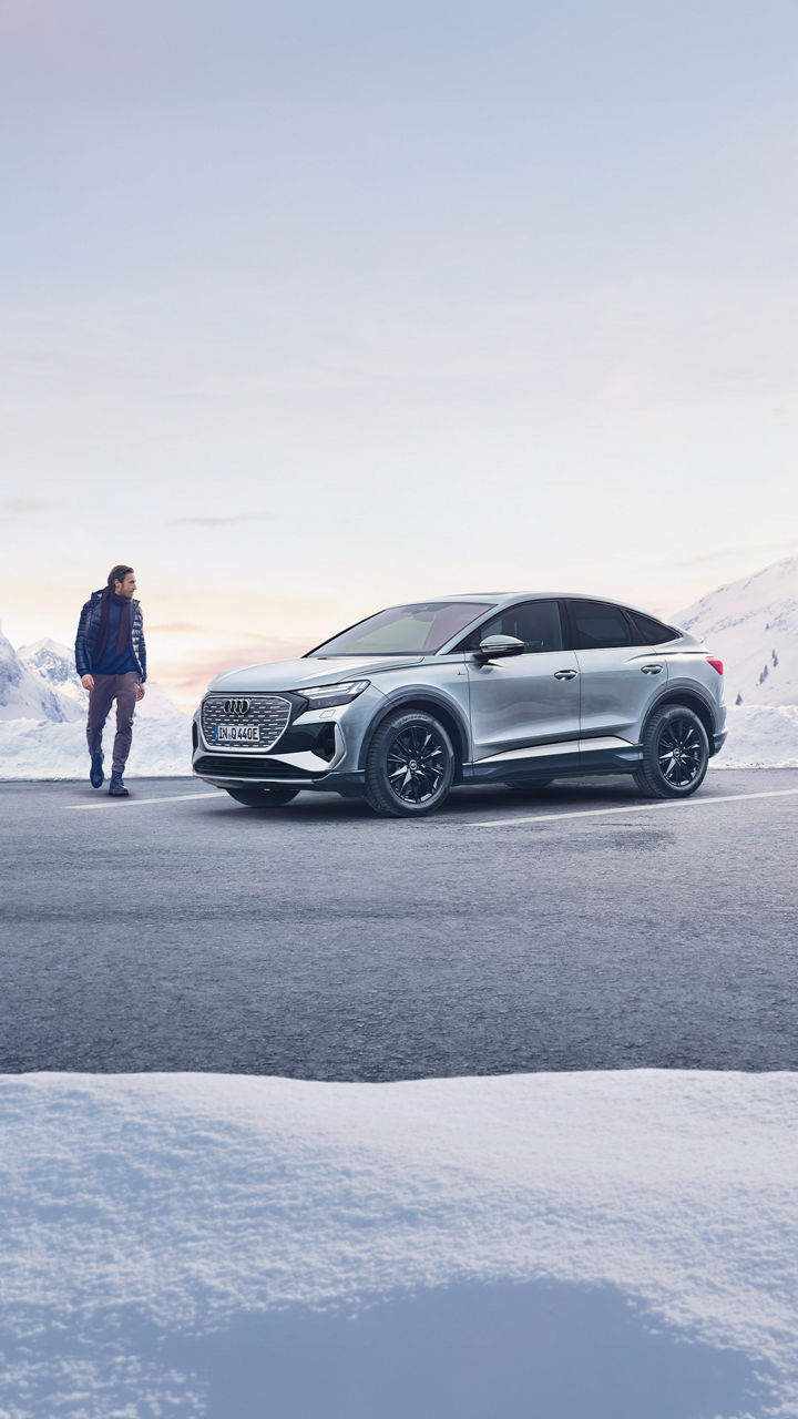Foto de un Audi y la revisión de mantenimiento Audi Winter Check.