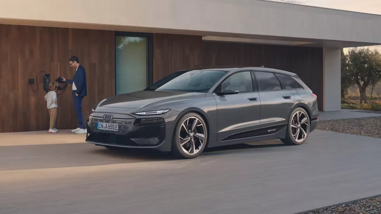 A6 Avant e-tron an einer Ladestation