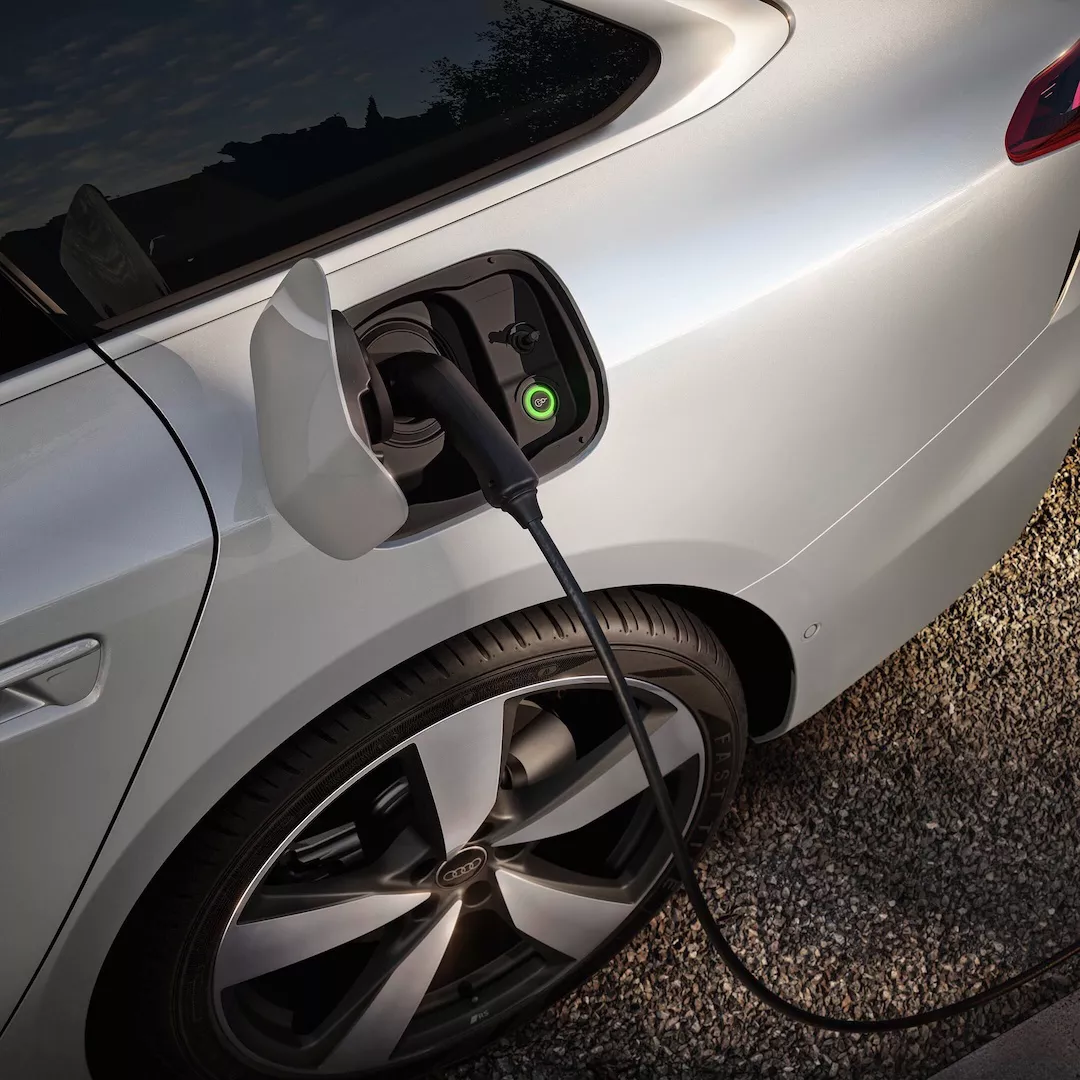 Dettaglio presa di ricarica Audi A6 e-hybrid