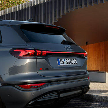 Audi SQ6 e-tron　リヤの表情に一層のインテリジェントな輝き