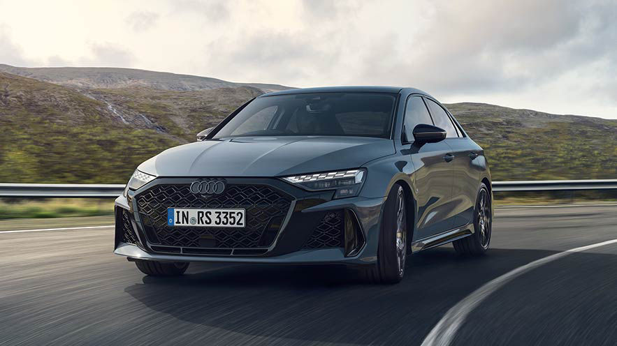 アウディ RS 25分1 my25_rs3_sedan_883x396.jpg?