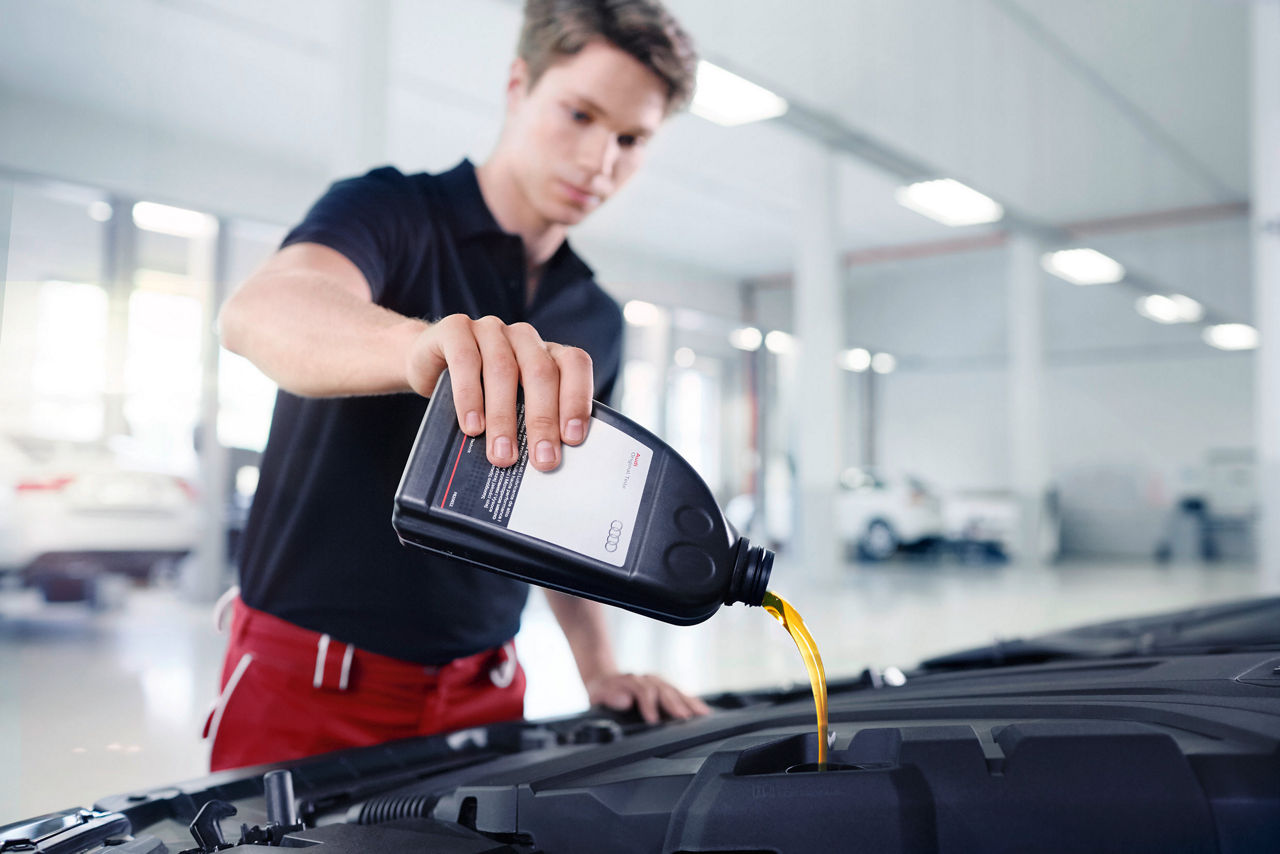 Topping up Audi oil