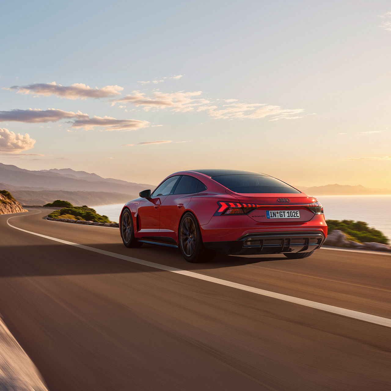 Entrando en la clase premium: Audi e-tron GT quattro combina diseño emocional, rendimiento y comodidad