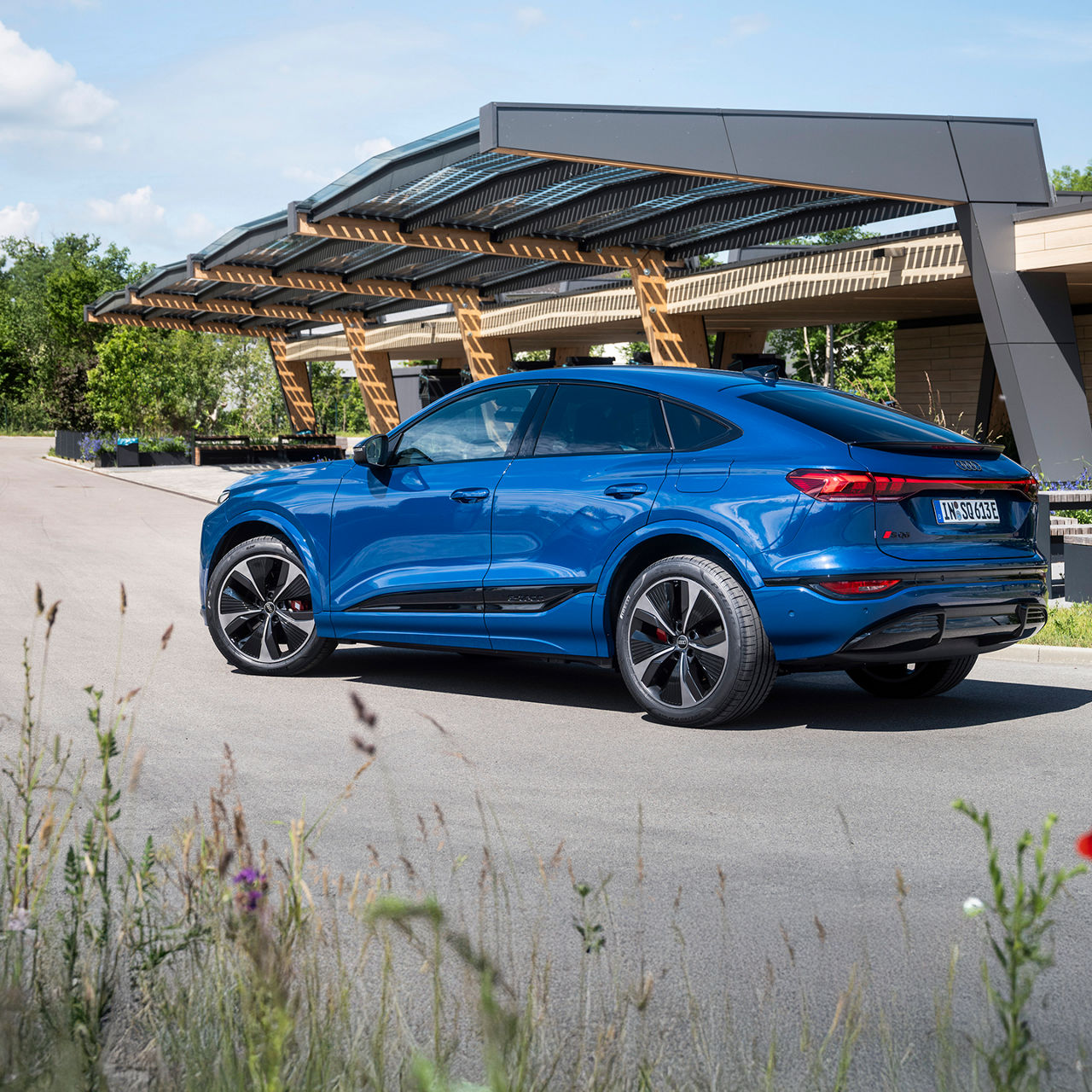What makes the Audi Q6 Sportback e-tron the perfect travel companion