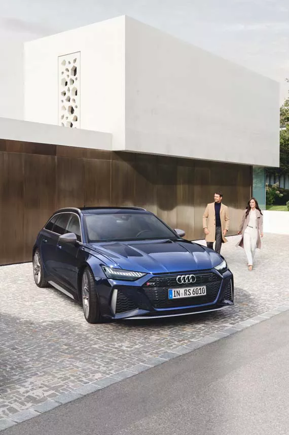 Audi RS 6 Avant red view