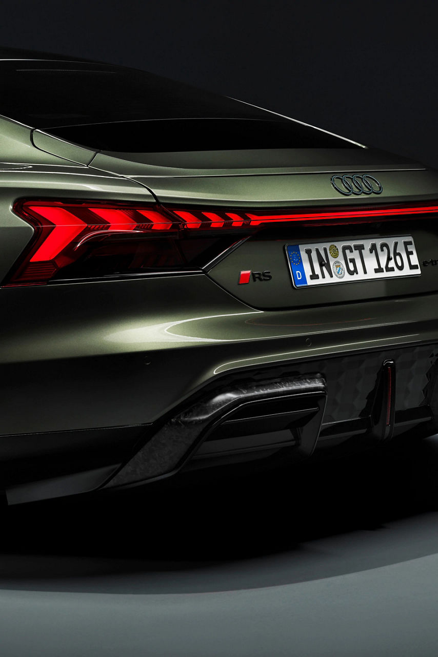 Widok z tyłu Audi RS e-tron GT performance. 