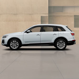 Left side of a white Q7 TFSI e Audi vehicle
