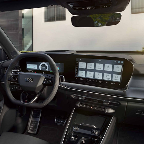 Audi Q3 SUV e-hybrid vista dell’interno con i display panoramici
