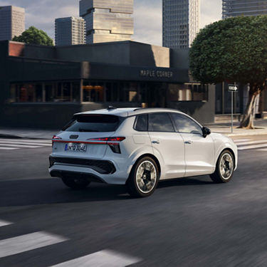 Audi Q3 SUV e-hybrid dynamische Heckansicht