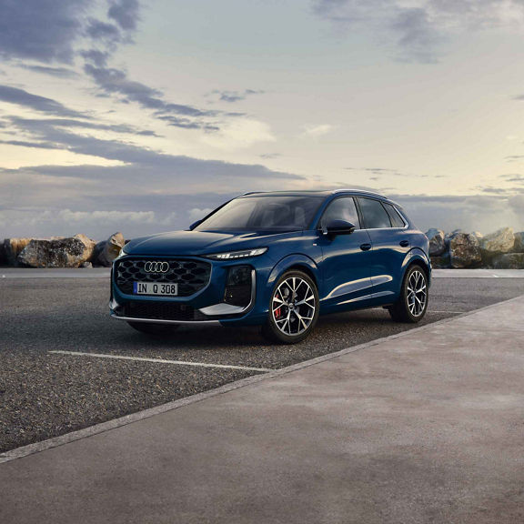 Audi Q3 SUV vista laterale con colore esclusivo Audi.