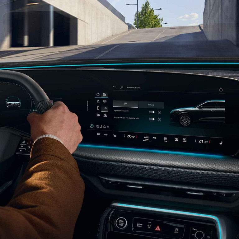 Audi Q5 SUV e-hybrid Innenraum MMI