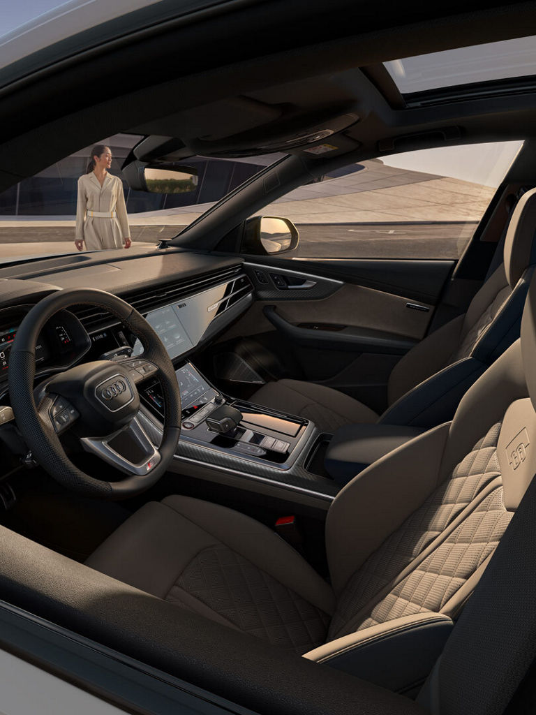  Der Audi SQ8 SUV in der Innenansicht.