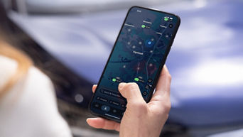 smartphone con attiva l'app myAudi navigation