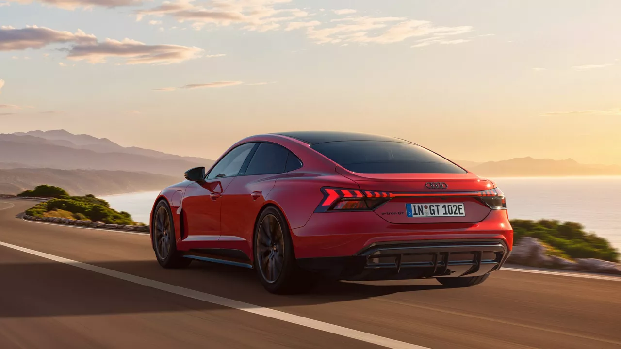 Audi e-tron GT quattro{ft_e-tron-gt}