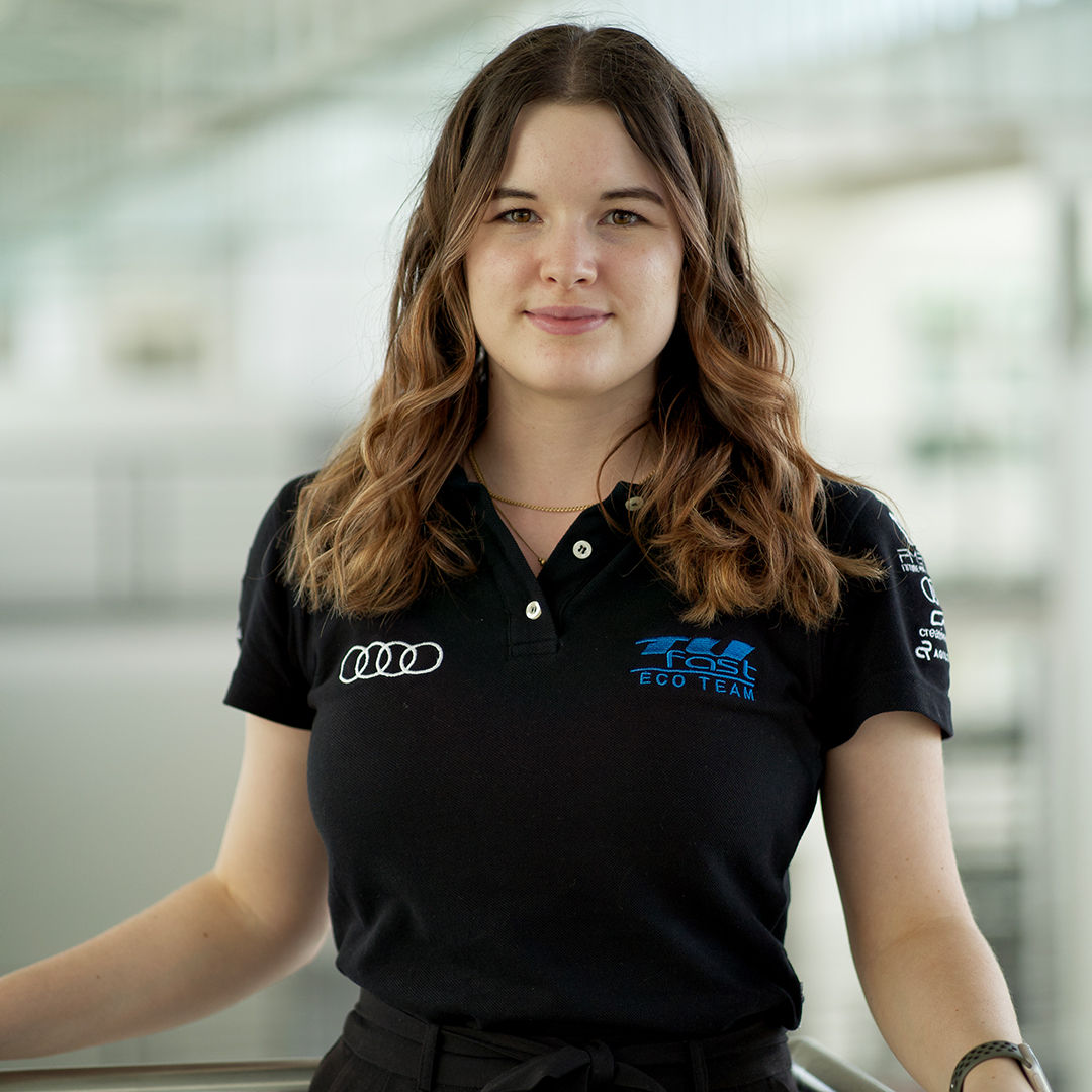 Katharine Somerville lacht in die Kamera