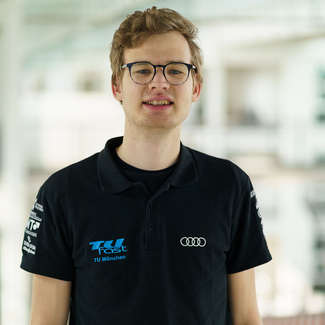 Marius Schlüter lacht in die Kamera
