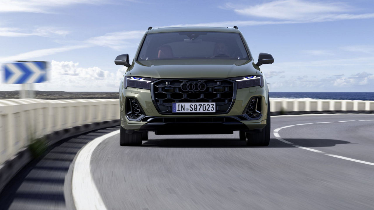 Audi SQ7 TFSI head-on while driving