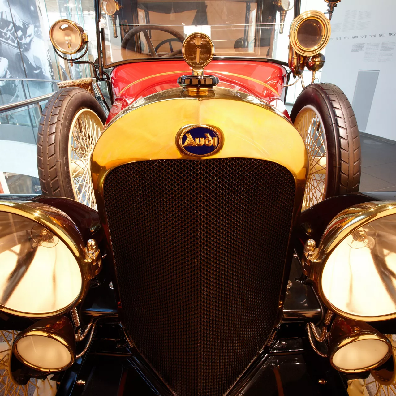 Nahaufnahme eines Ausstellungsstücks im Museum am Audi Forum Ingolstadt