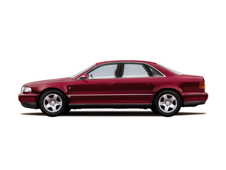 Illustration eines Audi A8 in Rubinrot vor weißem Hintergrund
