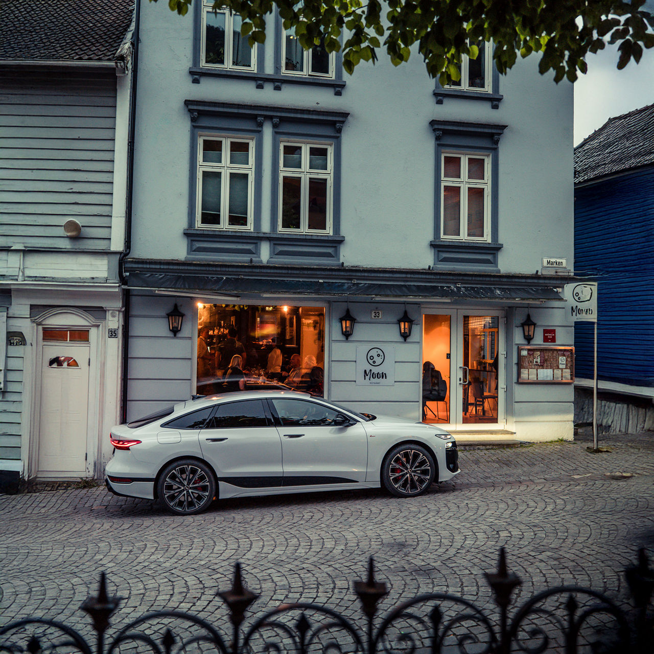 Passt zu jeder Kulisse: Das Design des Audi A6 Sportback e-tron legt den Fokus auf Dynamik, Eleganz und Progressivität.