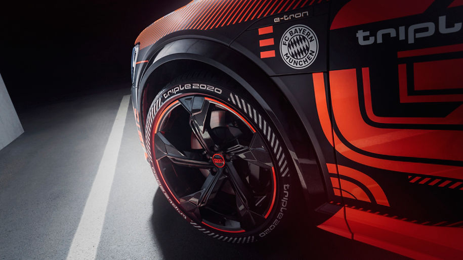 Ansicht eines Vorderreifens vom Audi e-tron triple 2020