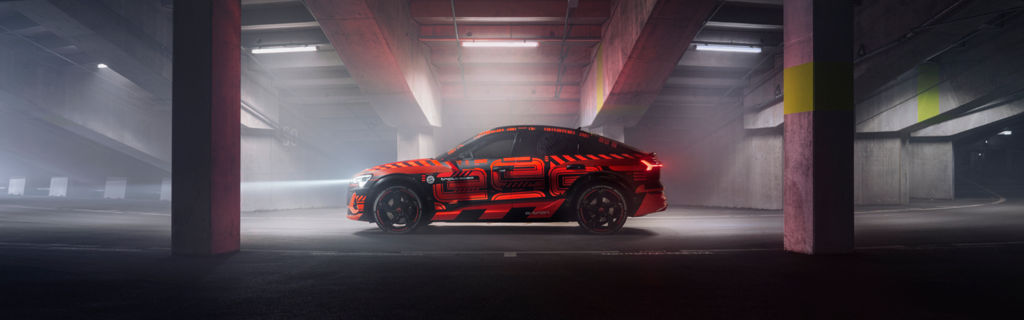 Side view of an  Audi e-tron triple 2020