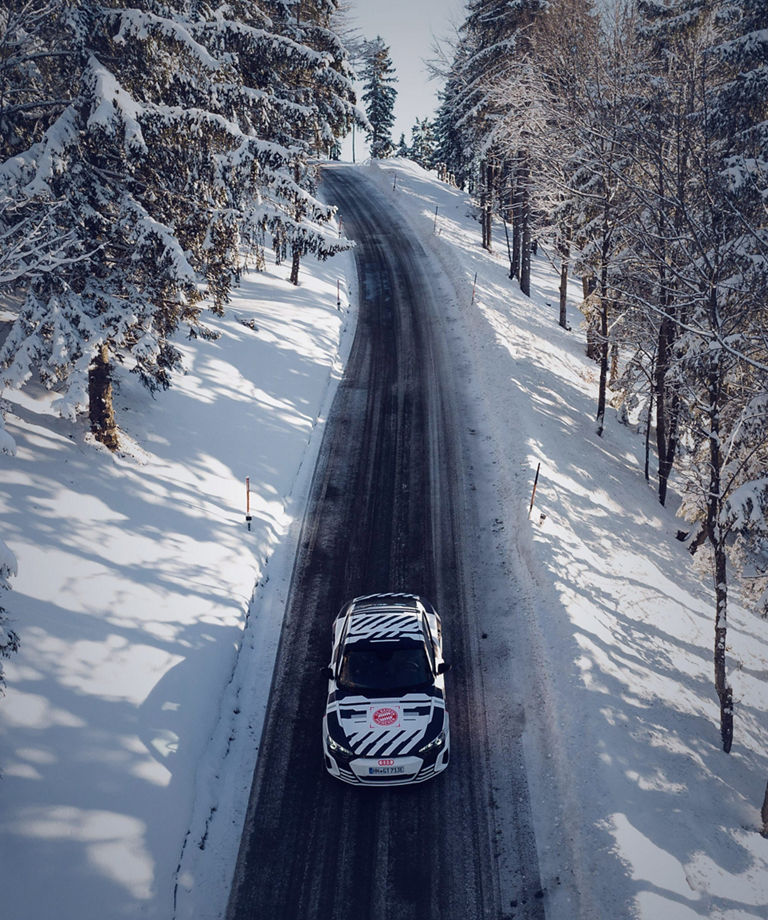 Der Audi RS e-tron GT freut sich schon auf die nächste Auswärtsfahrt.