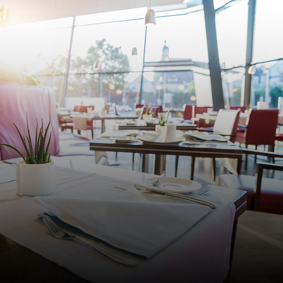 Gedeckter Tisch im Restaurant Nuvolari