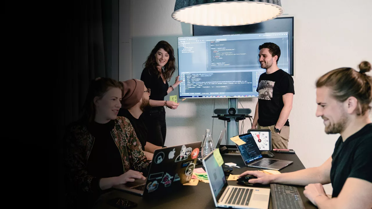 A meeting with 5 people