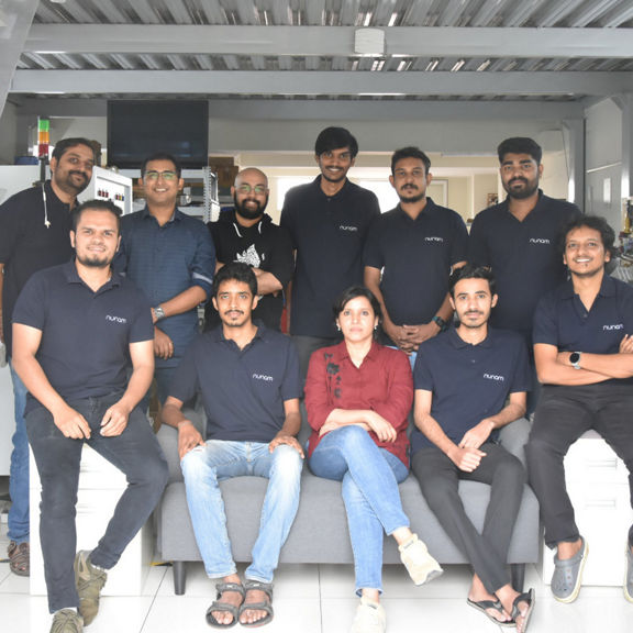 Guppenfoto des nunam Teams in einem Raum