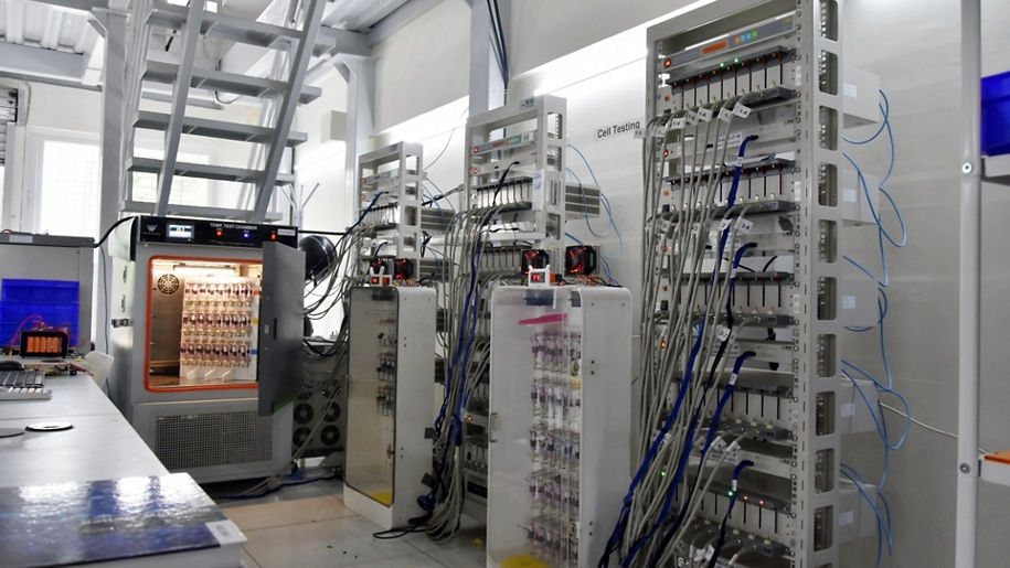 Room in which several electricity storage units can be seen.
