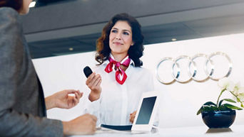 General enquiry form - Audi Staff member assisting customer