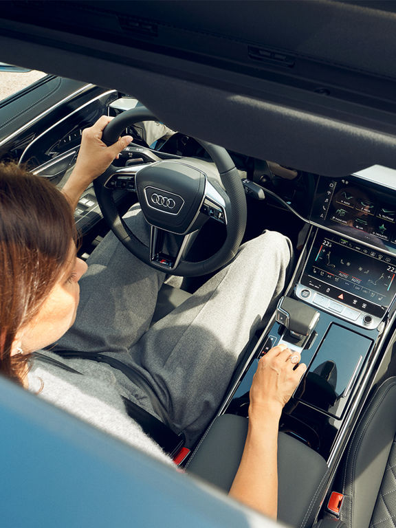 Cockpit view Audi S8