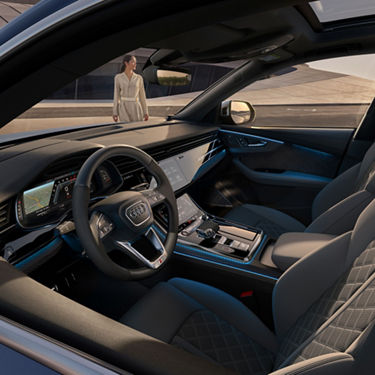 Interior view Audi SQ8 SUV