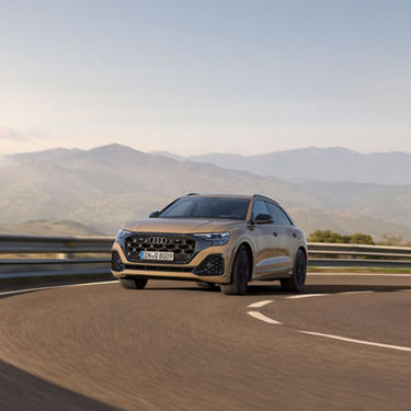 Dynamic view Audi Q8 SUV