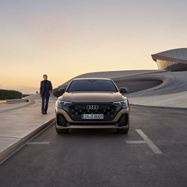 Front view Audi Q8 SUV