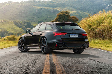 Audi RS 6 Avant front view