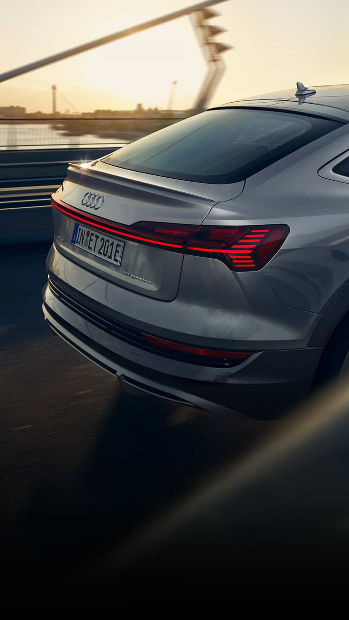 Vista frontal Audi e-tron Sportback