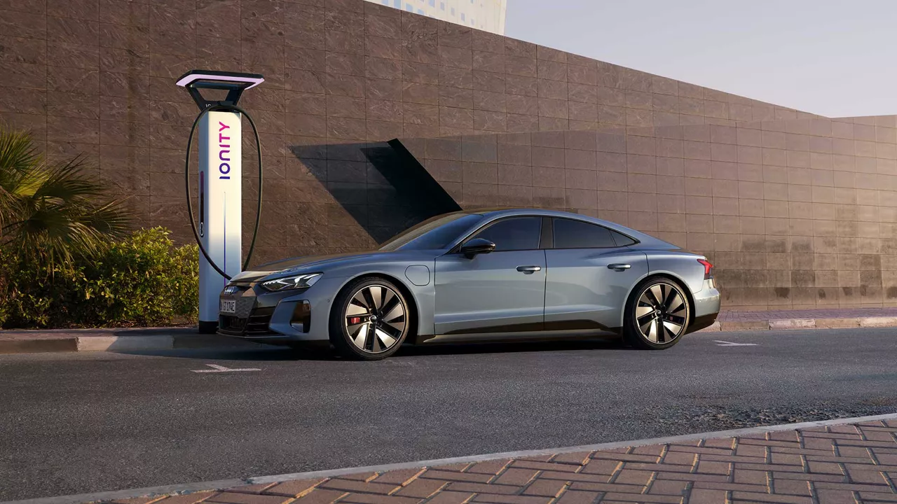 Audi e-tron GT inonity