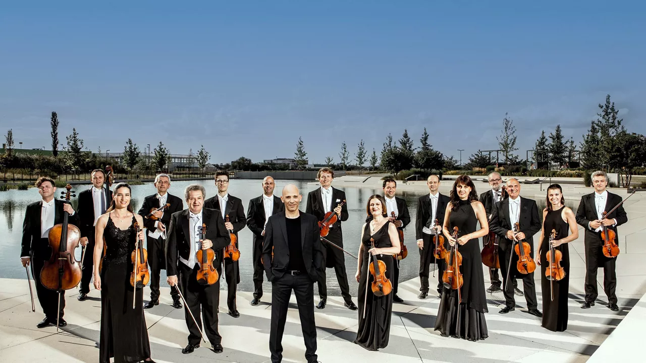 Gruppenaufnahme des gerogischen Kammerorchesters